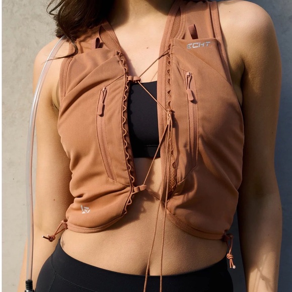 ECHT Aparell Neutral Midern Women's Hydration Vest - Picture 4 of 5